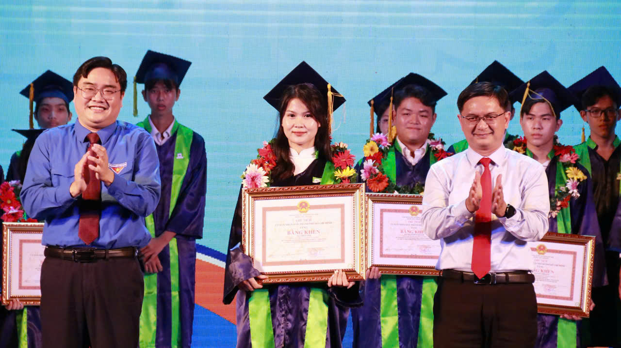 TP HCM: Vinh danh 88 sinh vi&ecirc;n thủ khoa năm 2024- Ảnh 1.
