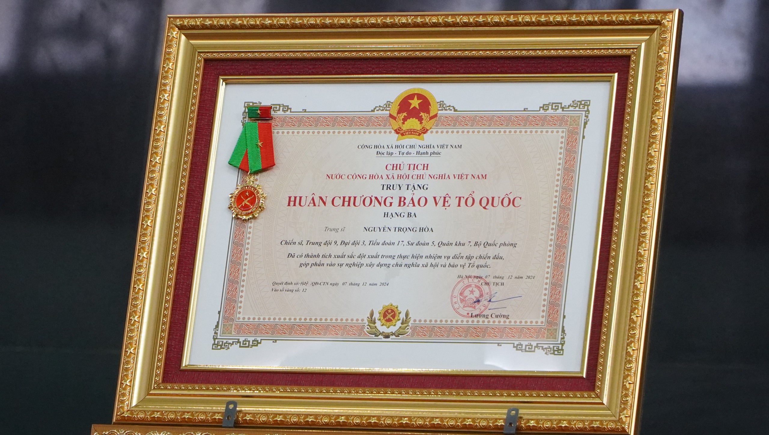 Những h&igrave;nh ảnh tại lễ tang 12 liệt sĩ hy sinh trong thực hiện nhiệm vụ diễn tập- Ảnh 12.