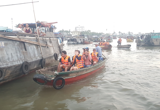 Chợ nổi C&aacute;i Răng l&agrave; sản phẩm du lịch đường s&ocirc;ng độc đ&aacute;o ở TP Cần Thơ Ảnh: CA LINH