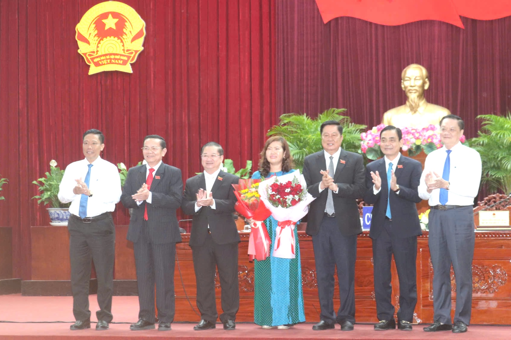 Cần Thơ c&oacute; nữ Ph&oacute; Chủ tịch UBND TP mới- Ảnh 1.