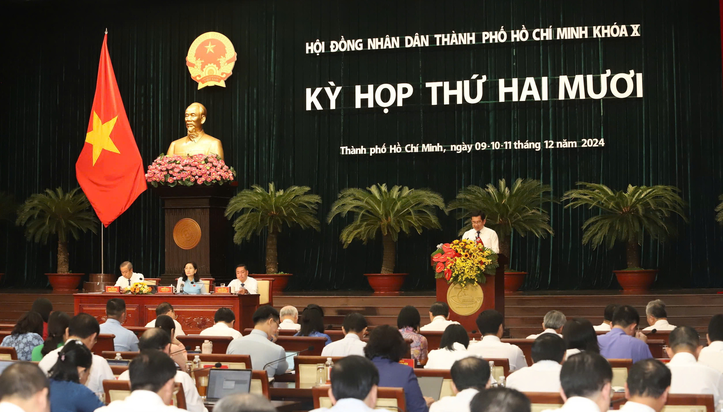 UBND TP HCM đề xuất bao nhi&ecirc;u bi&ecirc;n chế cho năm 2025?- Ảnh 1.