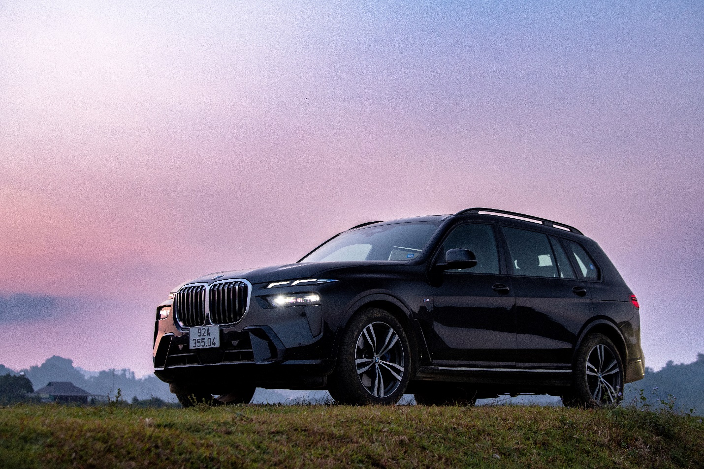 Khởi động m&ugrave;a Gi&aacute;ng sinh với ưu đ&atilde;i đến 300 triệu đồng từ BMW- Ảnh 2.