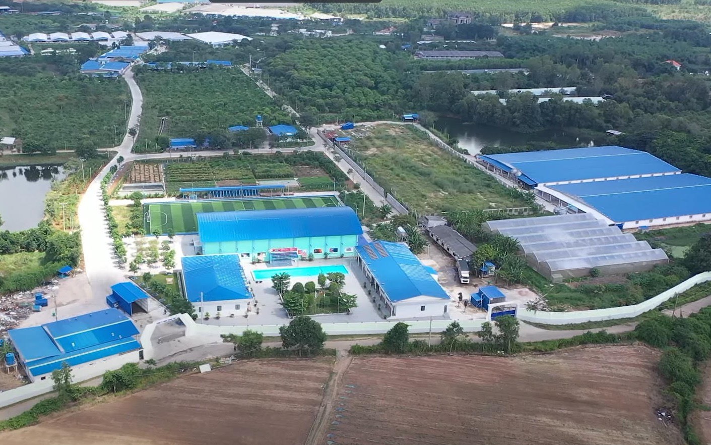 Bảo vệ môi trường bằng chăn nuôi công nghệ cao