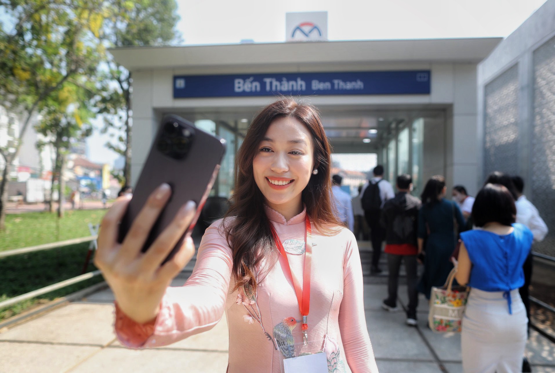 Kiều bào xúc động khi ngắm TP HCM từ tuyến metro số 1- Ảnh 3.