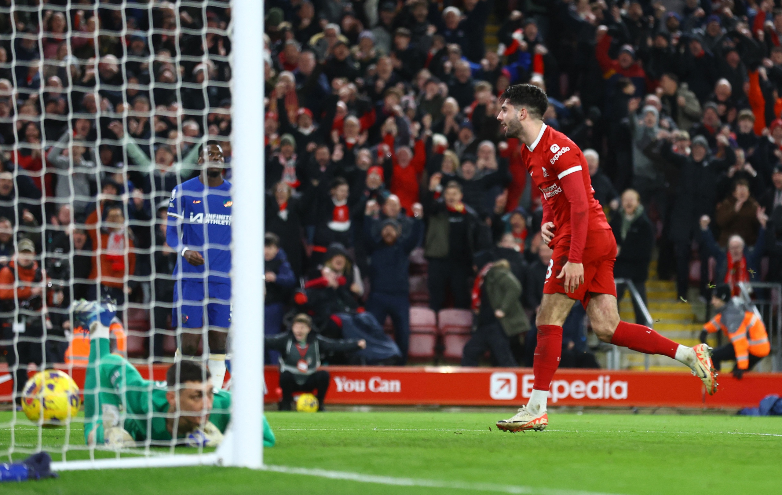 Liverpool "nghiền n&aacute;t" Chelsea với 2 kỷ lục- Ảnh 6.