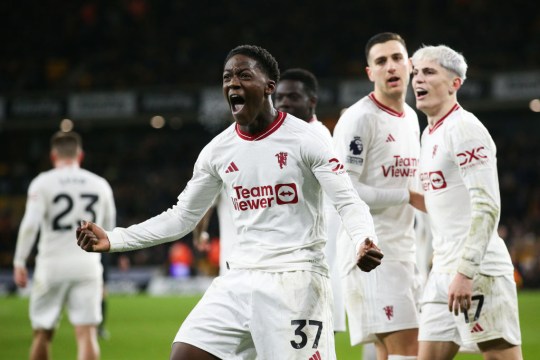 Rượt đuổi nghẹt thở, Man United hạ chủ nh&agrave; Wolverhampton ph&uacute;t 90+7- Ảnh 1.