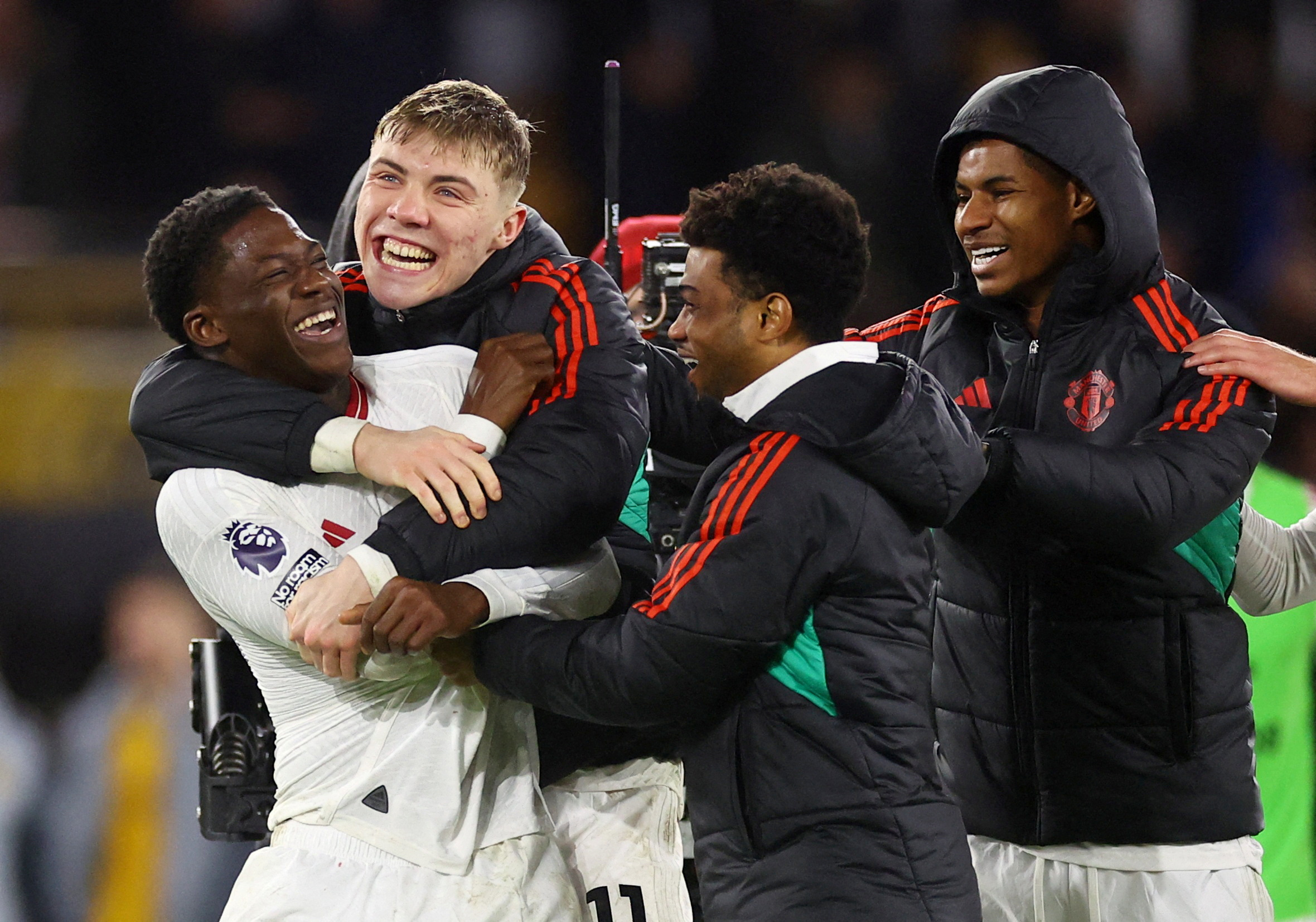 Rượt đuổi nghẹt thở, Man United hạ chủ nh&agrave; Wolverhampton ph&uacute;t 90+7- Ảnh 2.