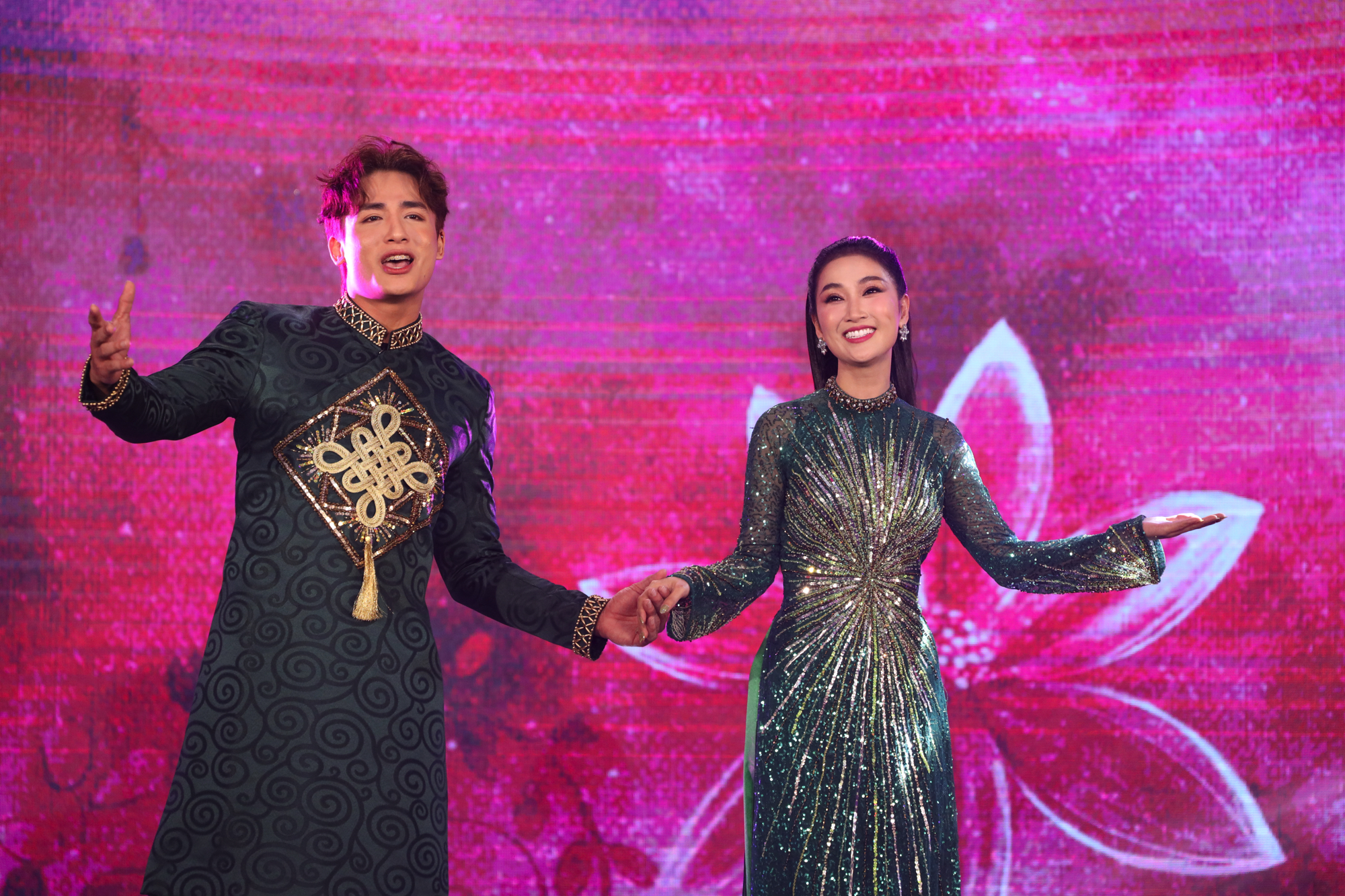 Khi nghệ sĩ hài hát thì sẽ thế nào?- Ảnh 6.