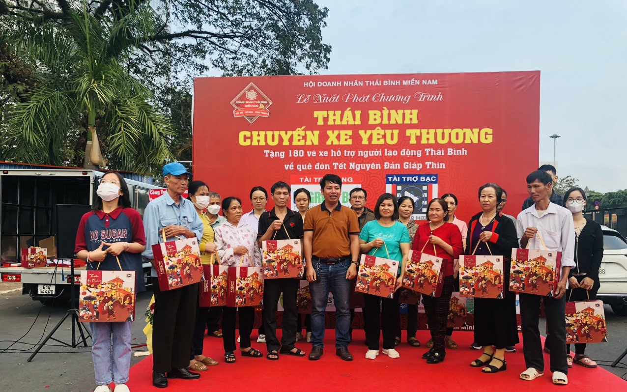 Chuyến xe yêu thương chở đồng hương Thái Bình về quê đón Tết