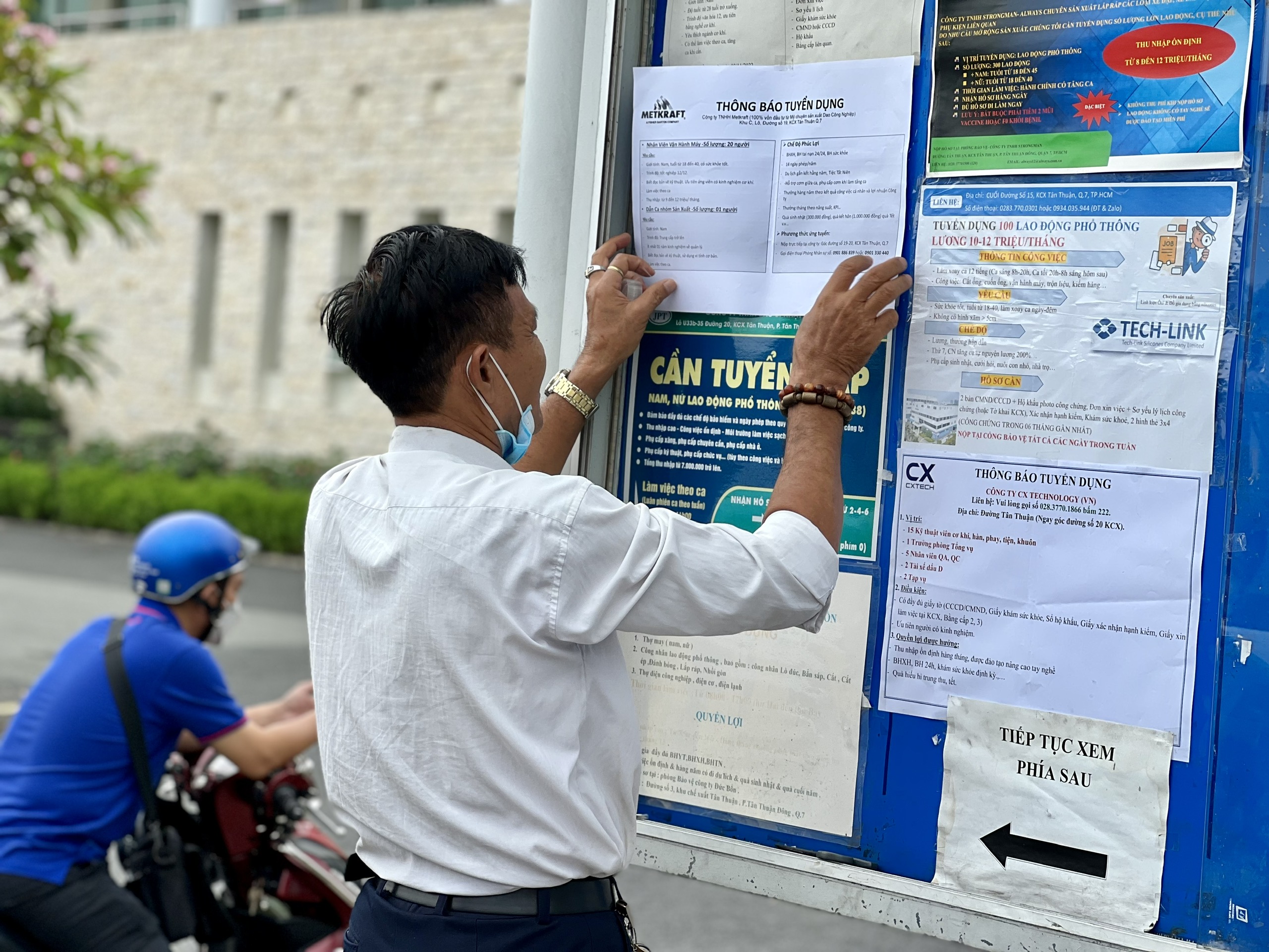 Năm 2024, TP HCM thiếu nh&acirc;n lực ng&agrave;nh nghề n&agrave;o?- Ảnh 2.