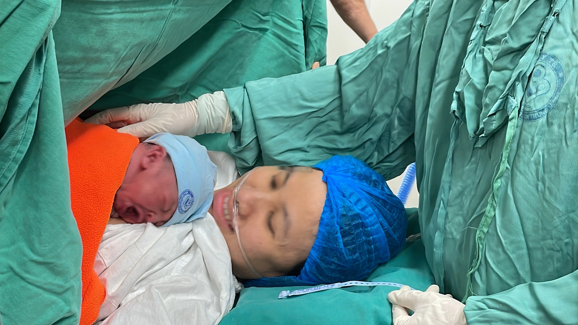 Những công dân chào đời lúc 0 giờ- Ảnh 1.