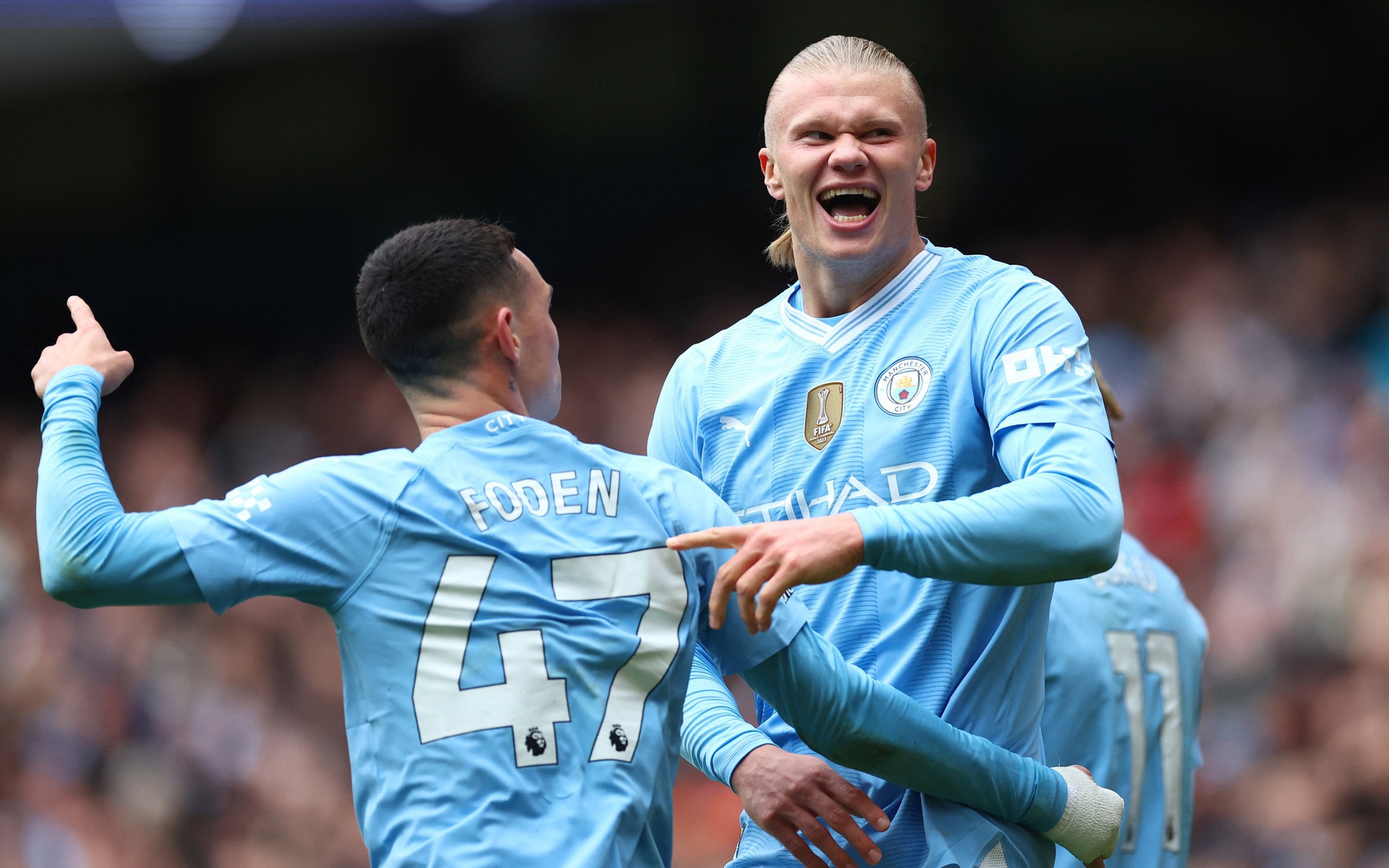 "Quái kiệt" Haaland tỏa sáng, Man City tái chiếm ngôi đầu Ngoại hạng