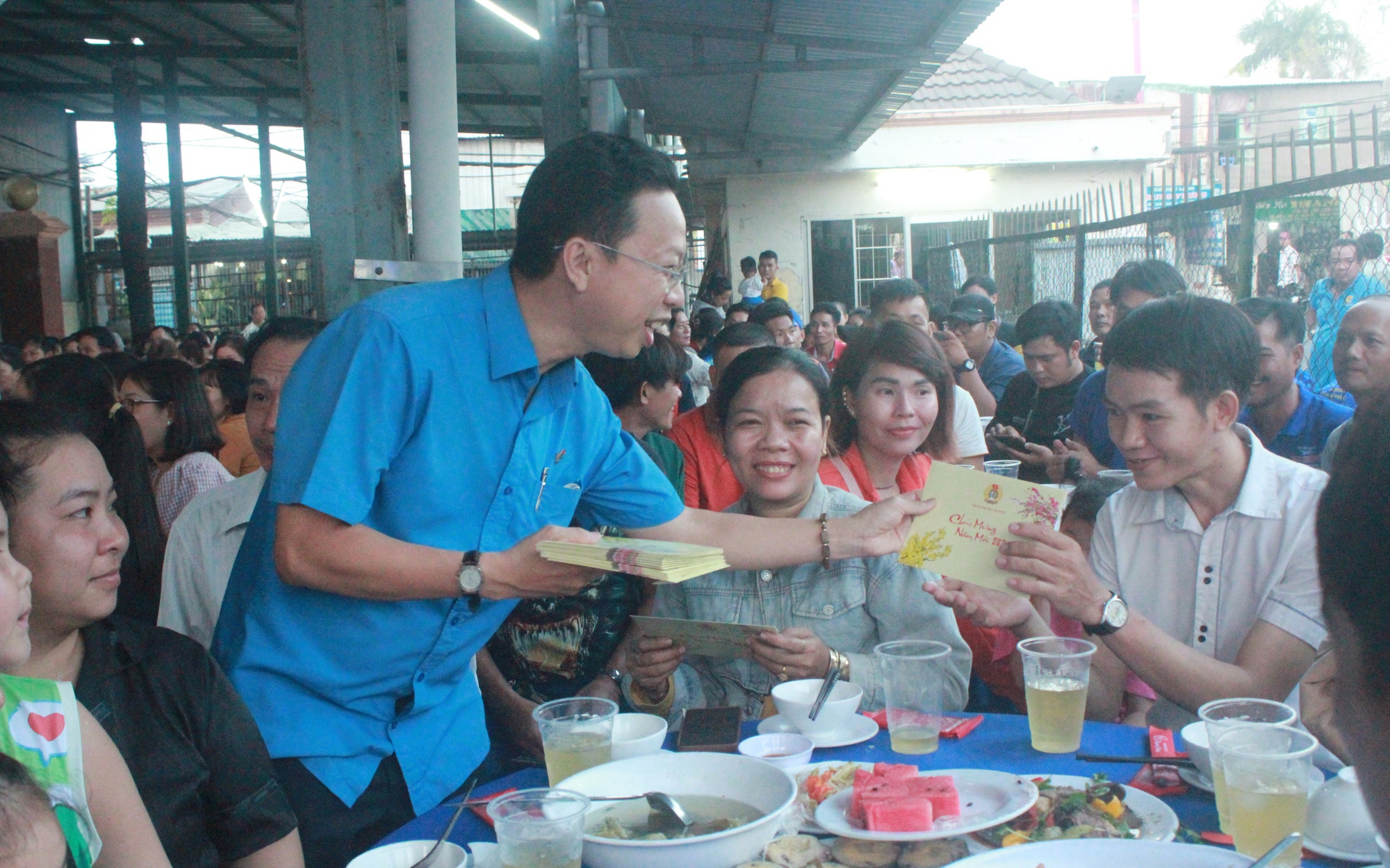 Tết sẻ chia