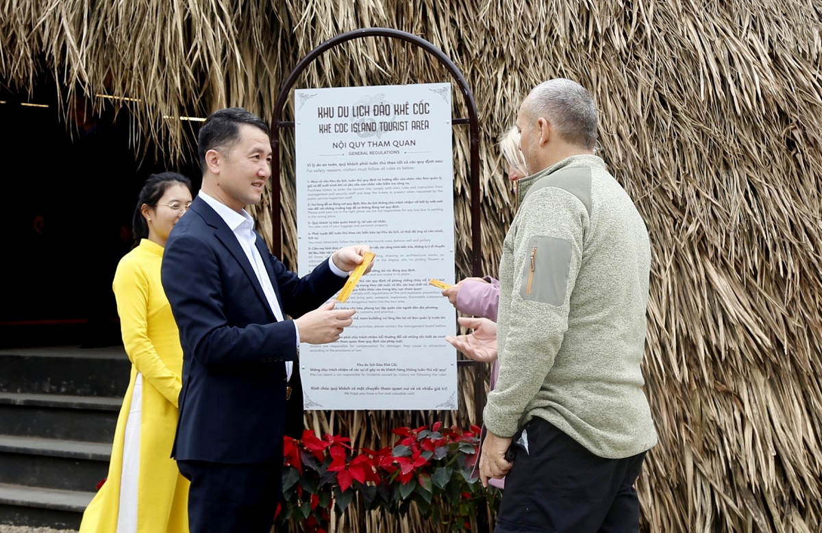 Kh&aacute;ch quốc tế "x&ocirc;ng đất" du lịch Ninh B&igrave;nh- Ảnh 2.