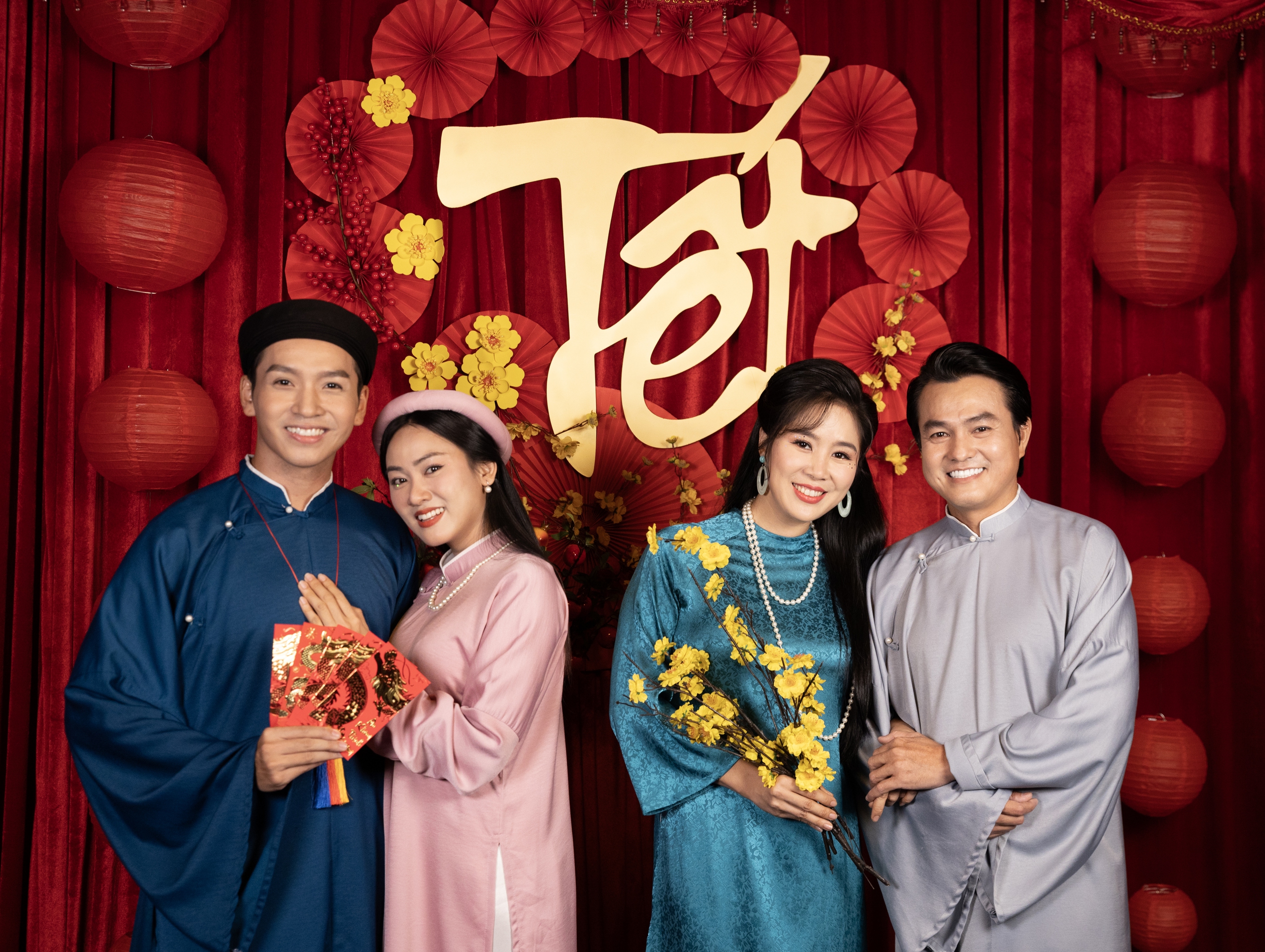 Phim "Sáng đèn" dời lịch chiếu, "Mai" của Trấn Thành lập kỷ lục- Ảnh 2.