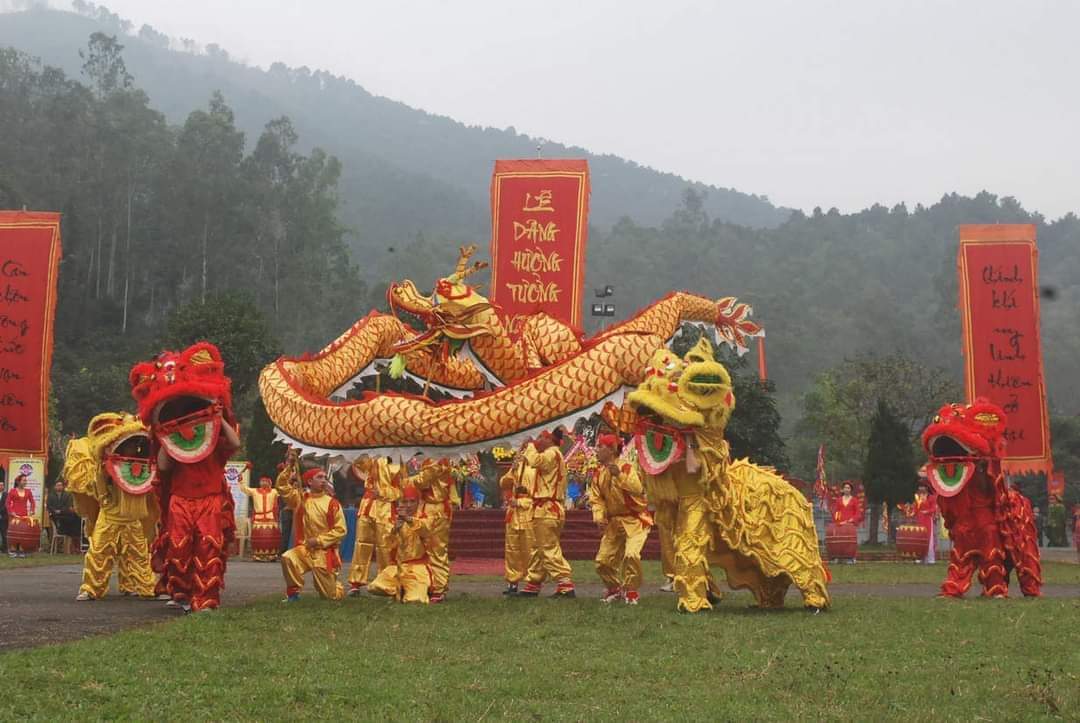 Độc đáo lễ hội đền Vua Mai- Ảnh 1.