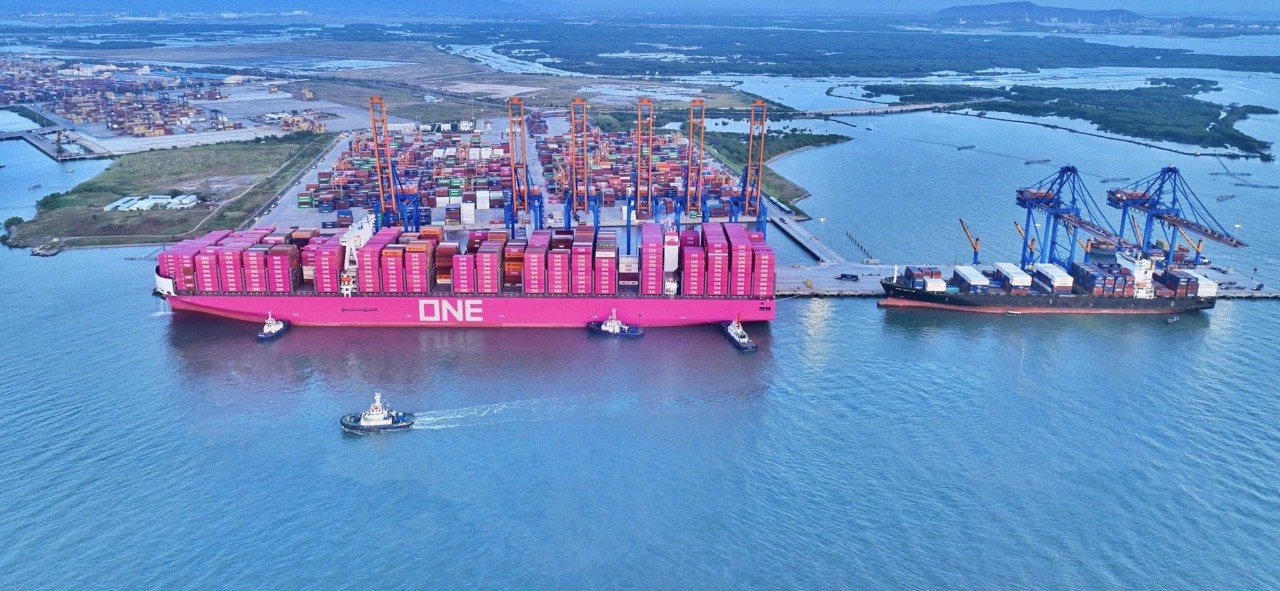 Nhiều t&agrave;u container "x&ocirc;ng đất" cảng C&aacute;i M&eacute;p - Thị Vải- Ảnh 2.