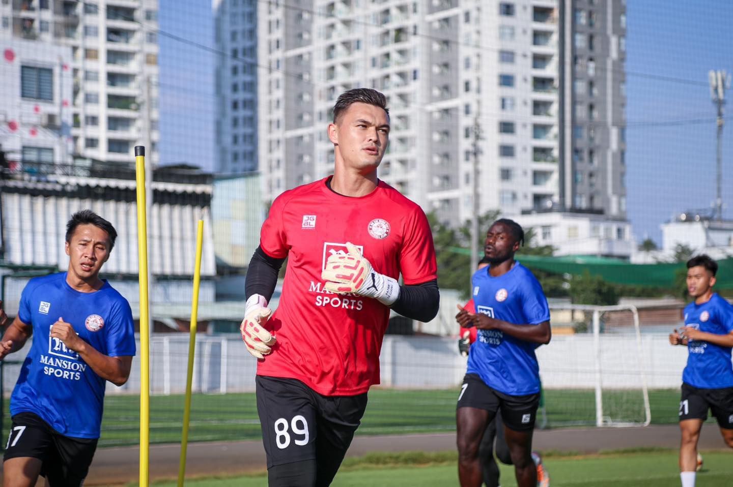 CLB Ho&agrave;ng Anh Gia Lai sẽ đ&oacute;n t&acirc;n binh từ TP HCM- Ảnh 11.