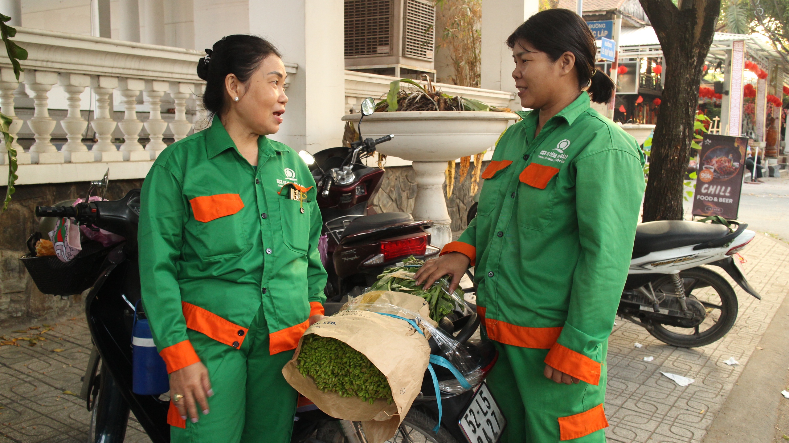 Những lao động làm việc xuyên Tết- Ảnh 2.