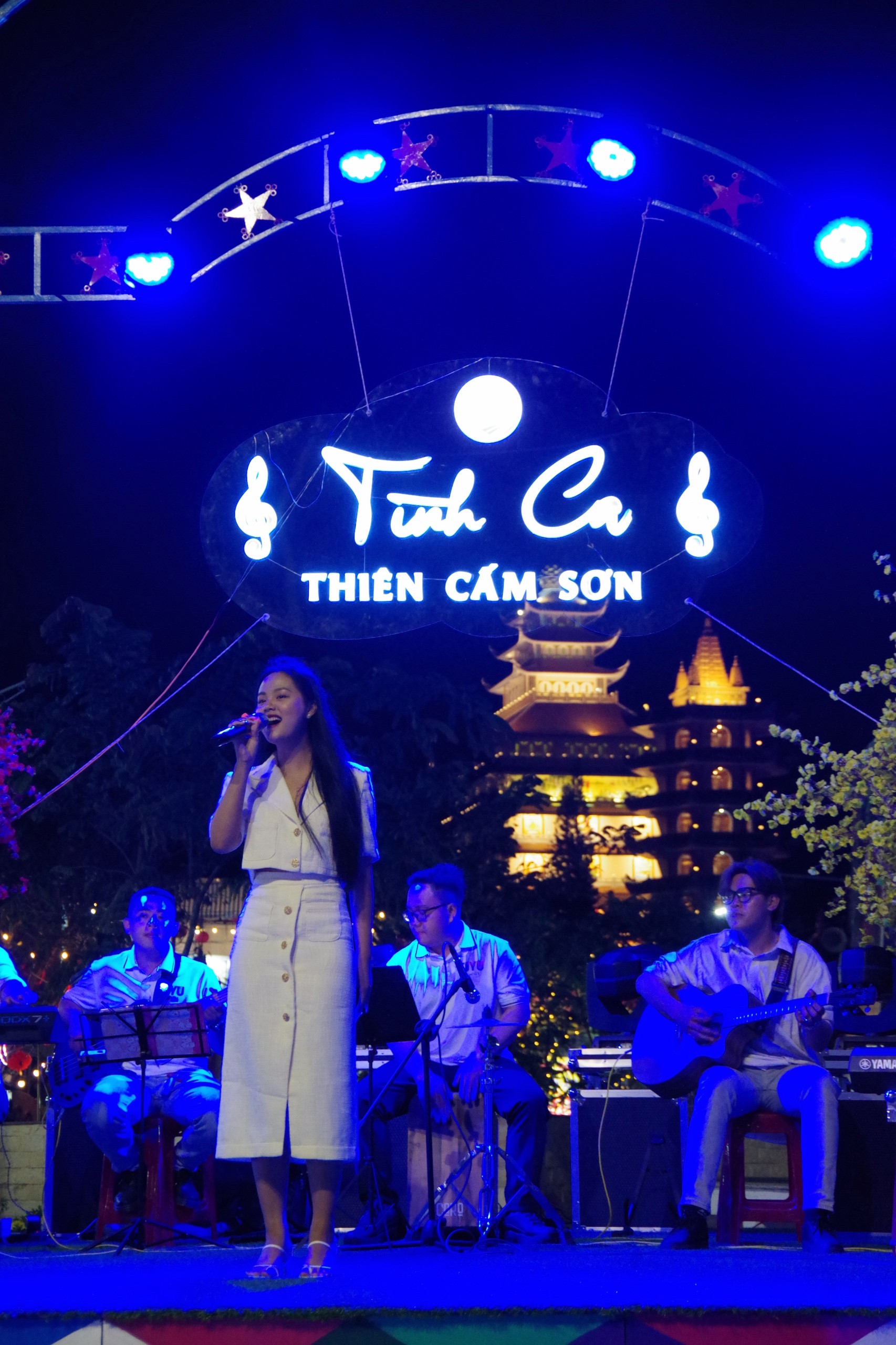 Ng&agrave;y Tết dạo chơi tr&ecirc;n &ldquo;n&oacute;c nh&agrave;&rdquo; của miền T&acirc;y- Ảnh 17.