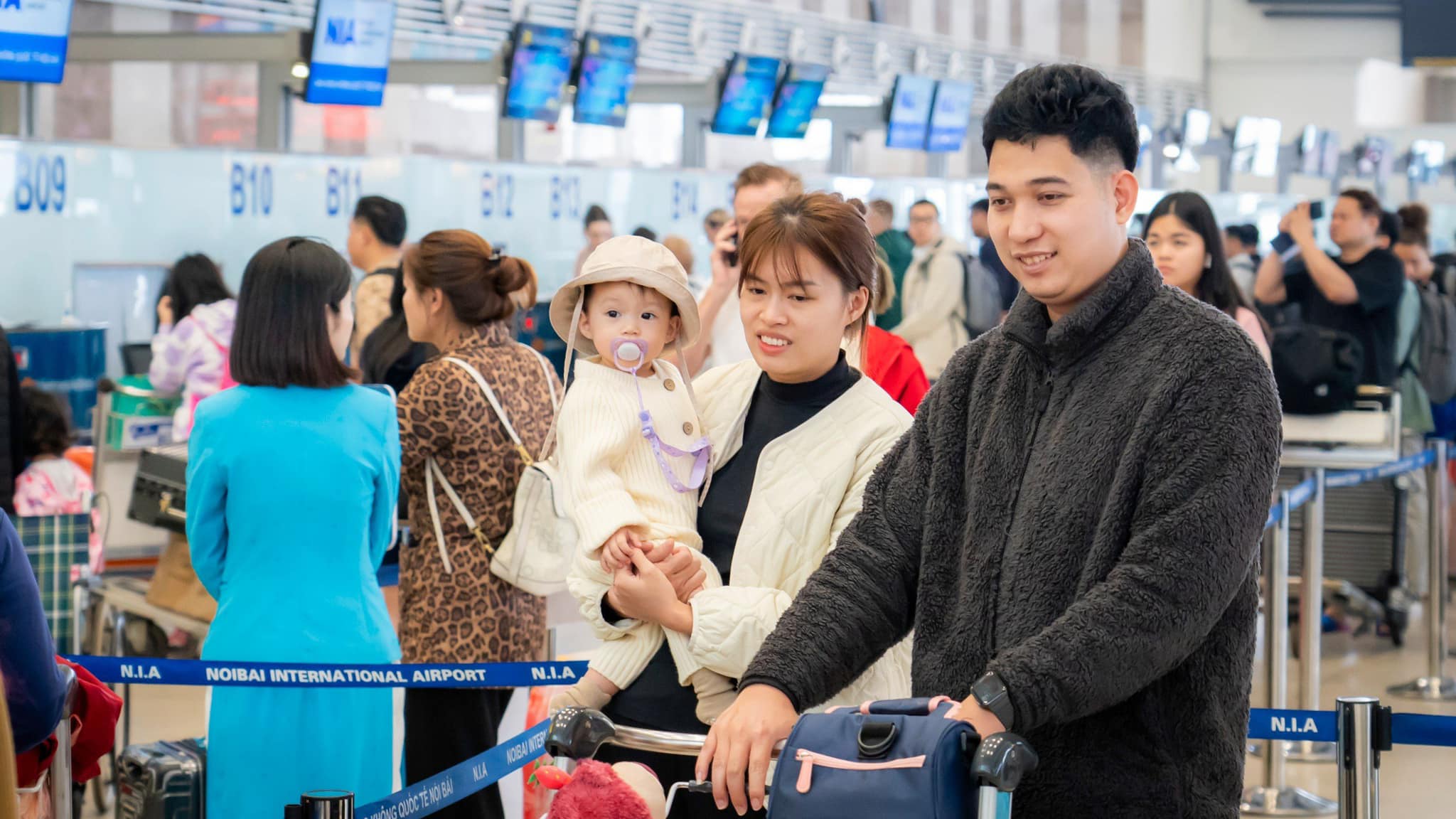 Được gi&uacute;p đỡ tại s&acirc;n bay ng&agrave;y 30 Tết, người phụ nữ l&ecirc;n mạng cảm ơn- Ảnh 12.