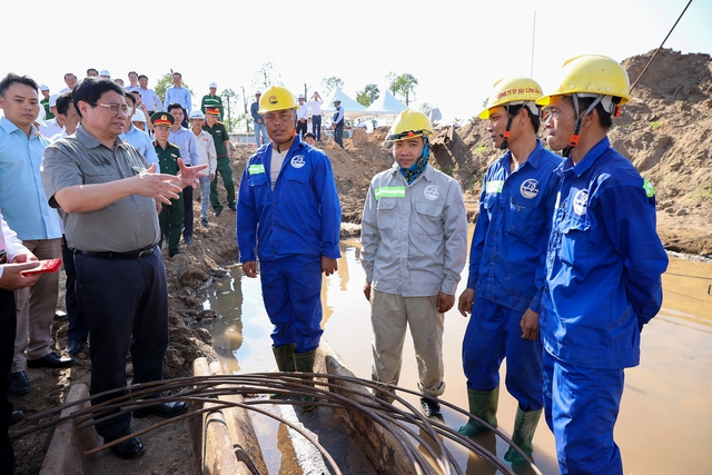 Thủ tướng Phạm Minh Ch&iacute;nh kiểm tra dự &aacute;n s&acirc;n bay Long Th&agrave;nh, đường V&agrave;nh đai 3 TP HCM- Ảnh 6.