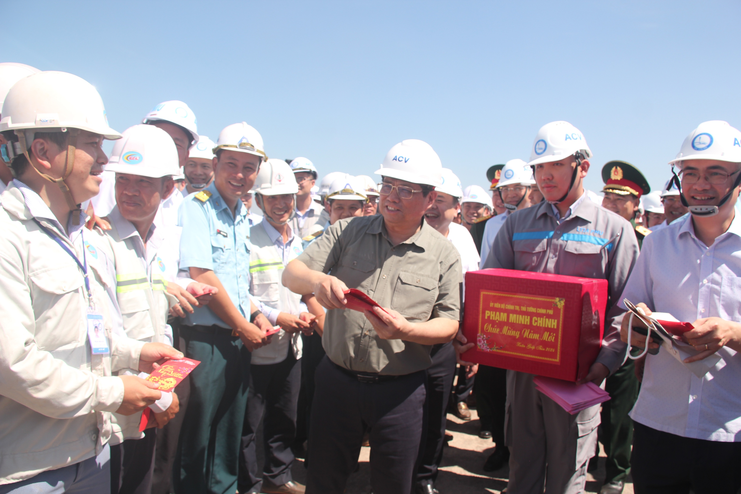 Thủ tướng Phạm Minh Ch&iacute;nh kiểm tra dự &aacute;n s&acirc;n bay Long Th&agrave;nh, đường V&agrave;nh đai 3 TP HCM- Ảnh 2.