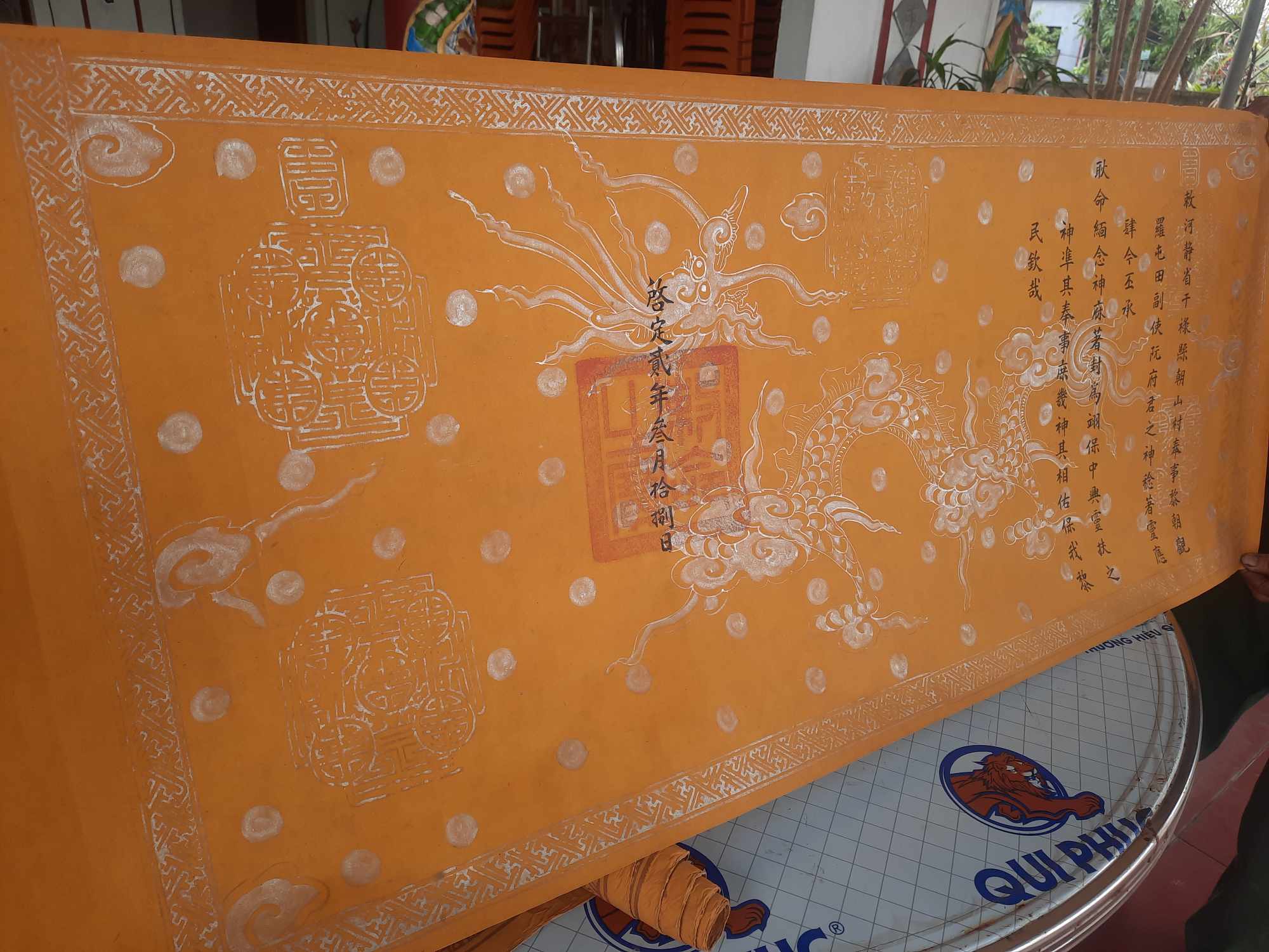 Lưu giữ 2 sắc phong hơn 100 năm mới biết b&aacute;u vật vua ban- Ảnh 8.