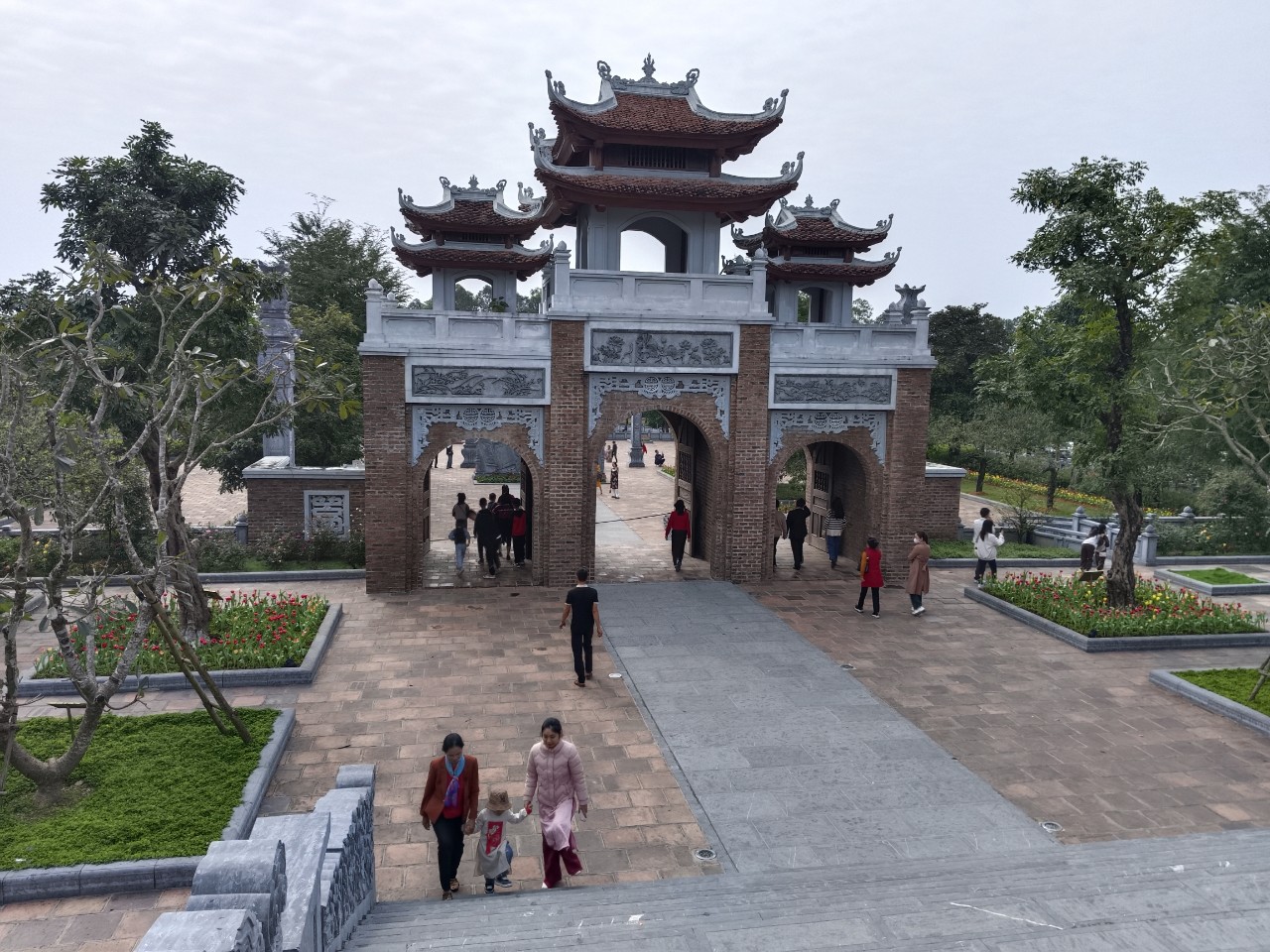Đền Chung Sơn, điểm đến linh thiêng đầu năm- Ảnh 5.