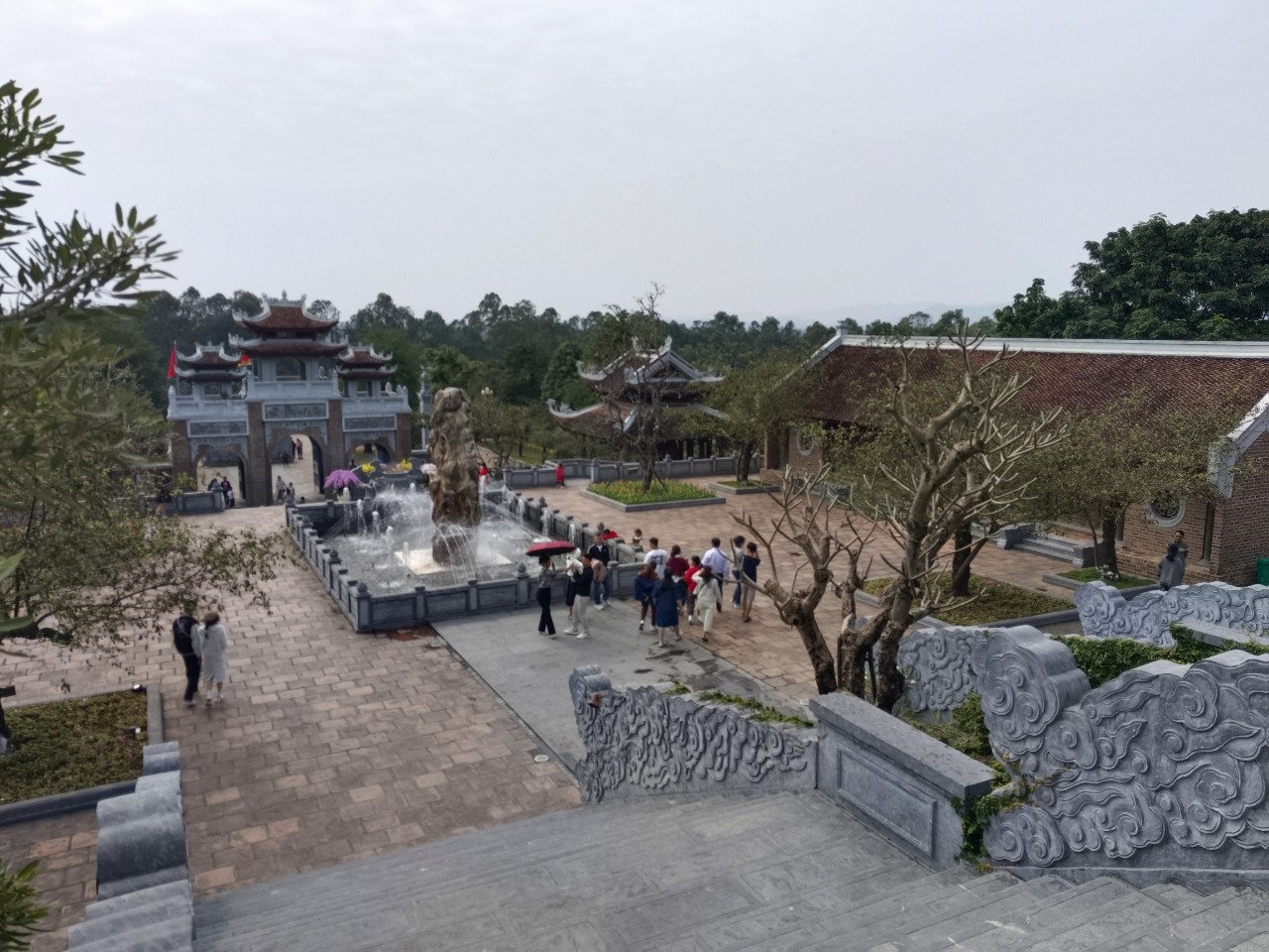 Đền Chung Sơn, điểm đến linh thiêng đầu năm- Ảnh 4.