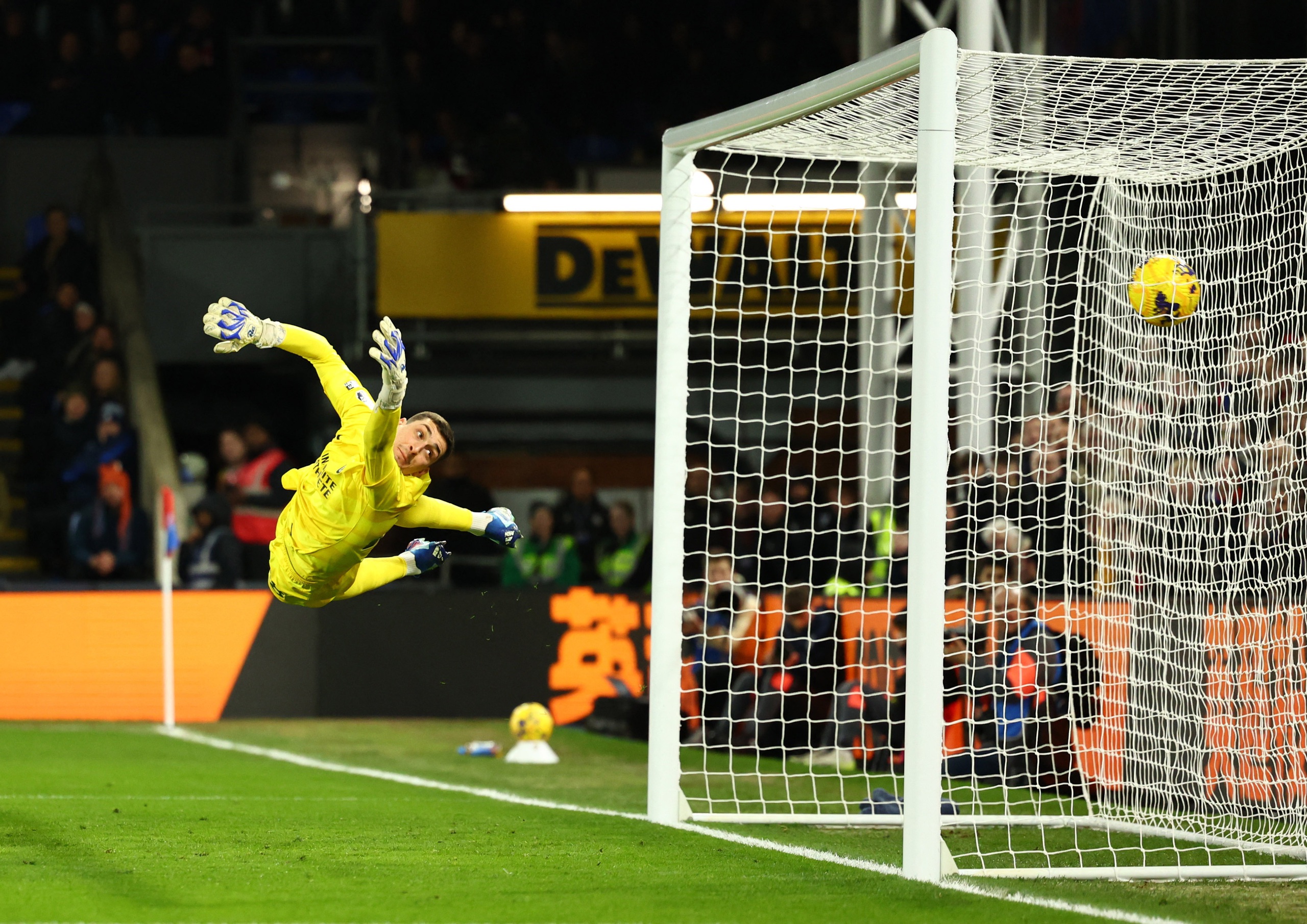 Chelsea ngược d&ograve;ng thắng derby khi Gallagher gieo sầu cho Crystal Palace- Ảnh 3.