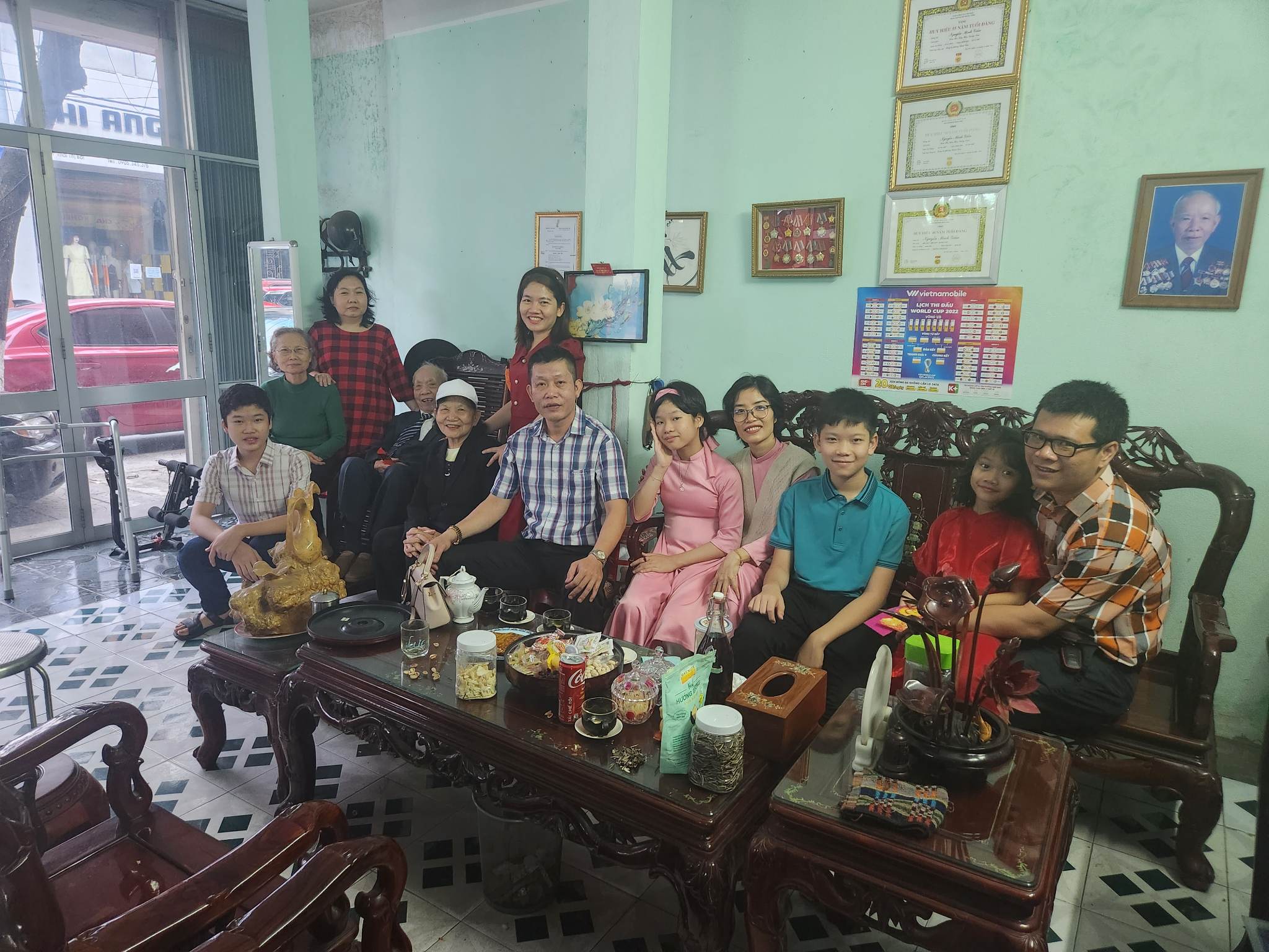"Xu&acirc;n sum vầy - Tết sẻ chia": Tết sum vầy- Ảnh 1.