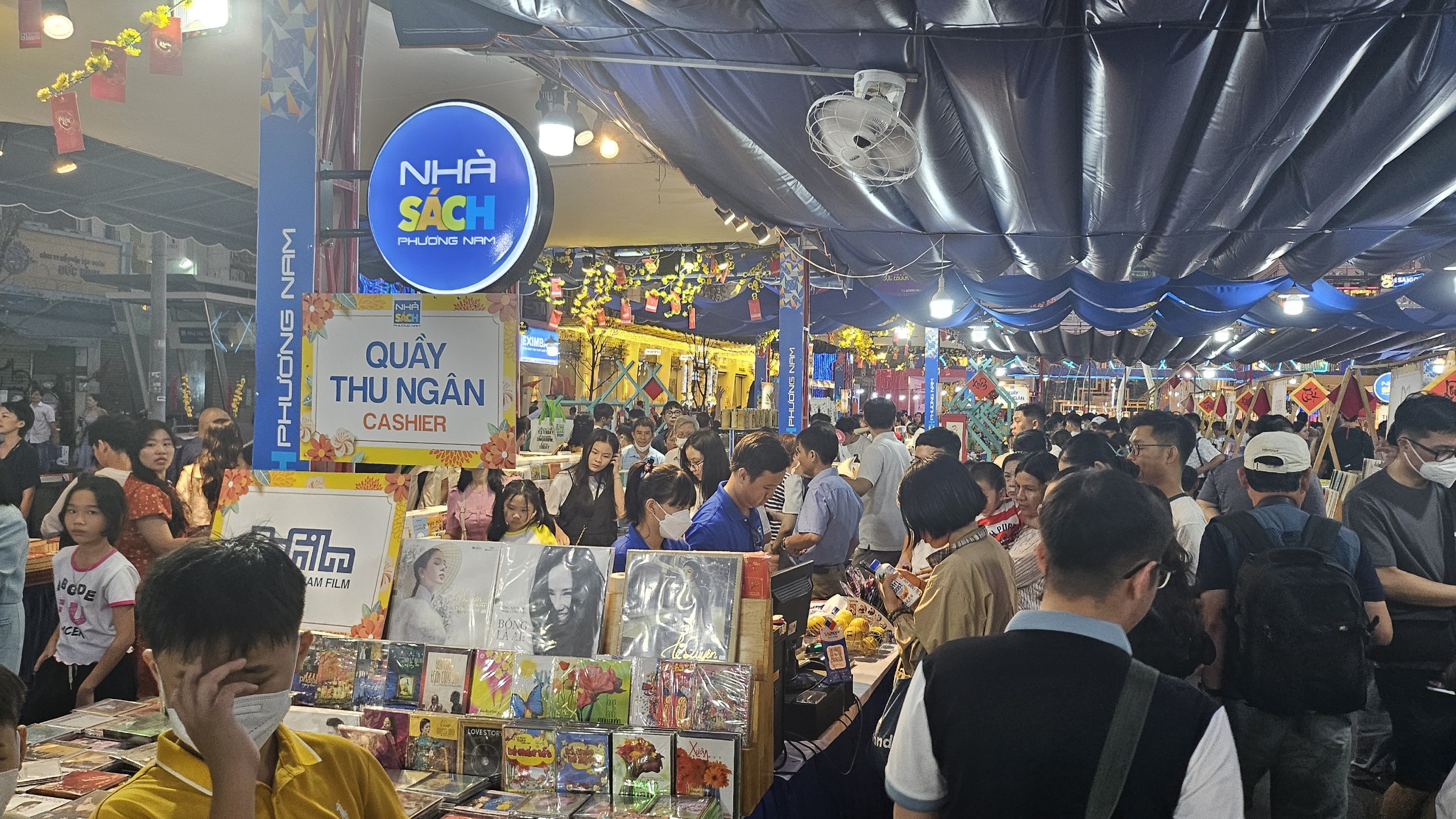 Hấp dẫn Ngày sách và tình yêu- Ảnh 2.