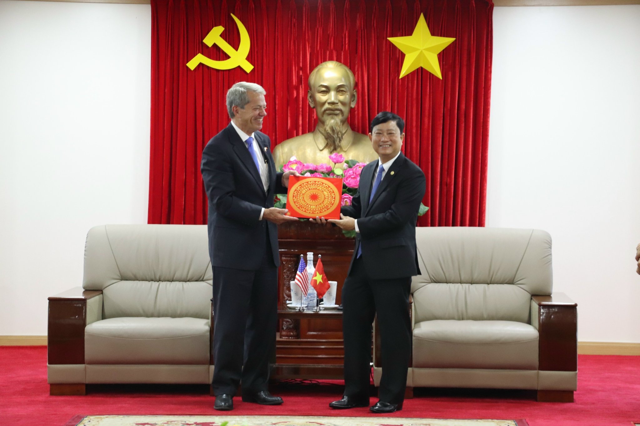 Chủ tịch UBND tỉnh B&igrave;nh Dương n&oacute;i về kế hoạch quan trọng năm 2024

- Ảnh 2.