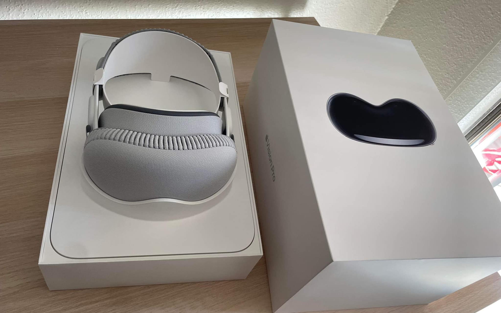 Nhiều người dùng trả lại kính Vision Pro cho Apple