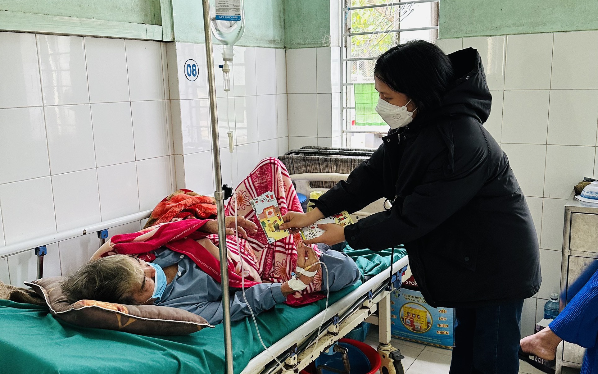 “Xuân sum vầy - Tết sẻ chia”: Mùng 2 Tết gieo duyên, sẻ chia yêu thương