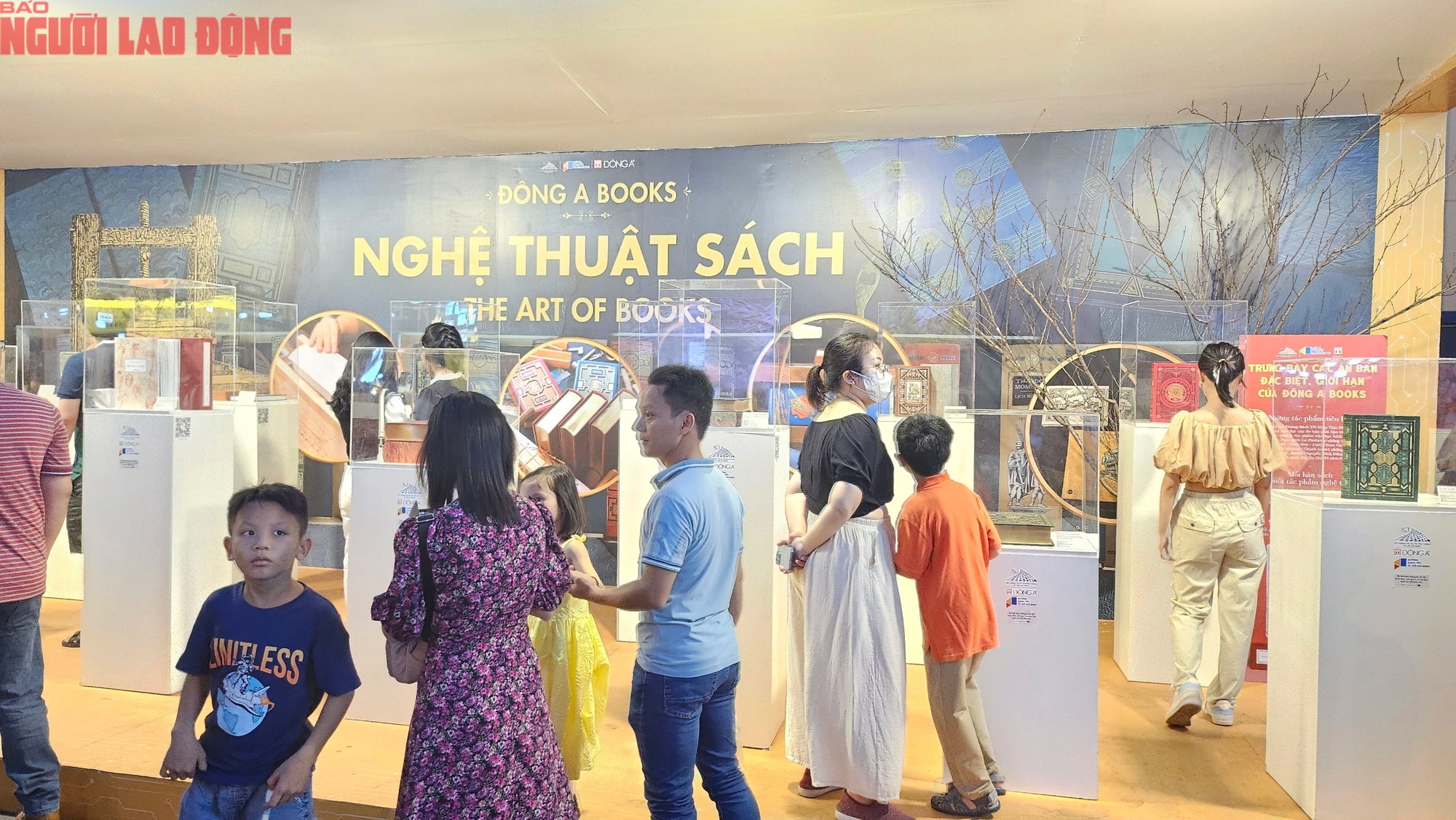 Lễ hội Đường S&aacute;ch Tết Gi&aacute;p Th&igrave;n thu h&uacute;t tr&ecirc;n 1 triệu lượt kh&aacute;ch- Ảnh 5.
