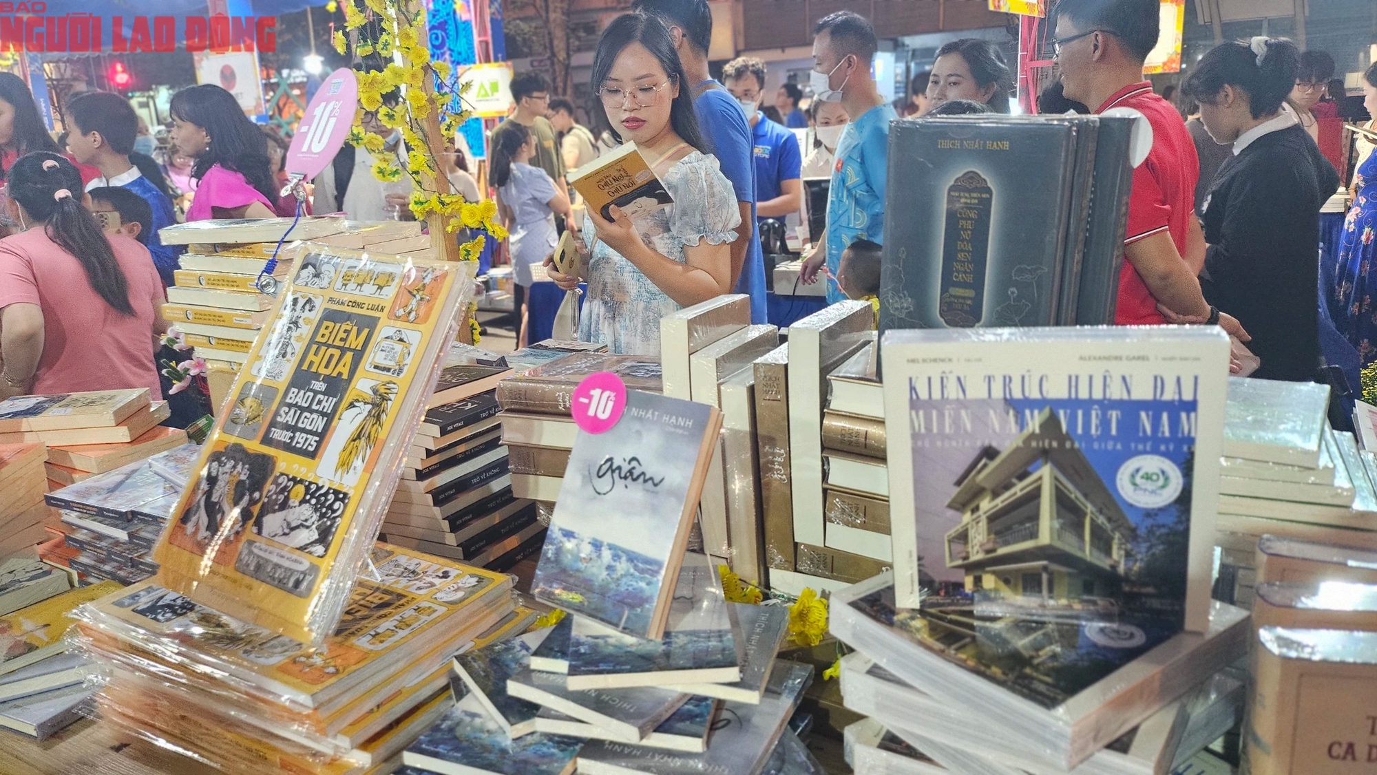 Lễ hội Đường S&aacute;ch Tết Gi&aacute;p Th&igrave;n thu h&uacute;t tr&ecirc;n 1 triệu lượt kh&aacute;ch- Ảnh 3.