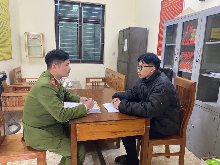 Khởi tố nam thanh ni&ecirc;n t&ocirc;ng xe trọng thương thượng &uacute;y c&ocirc;ng an- Ảnh 1.