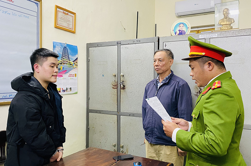 Sự thật ngỡ ng&agrave;ng trong chiếc th&ugrave;ng carton ở Quảng B&igrave;nh- Ảnh 1.