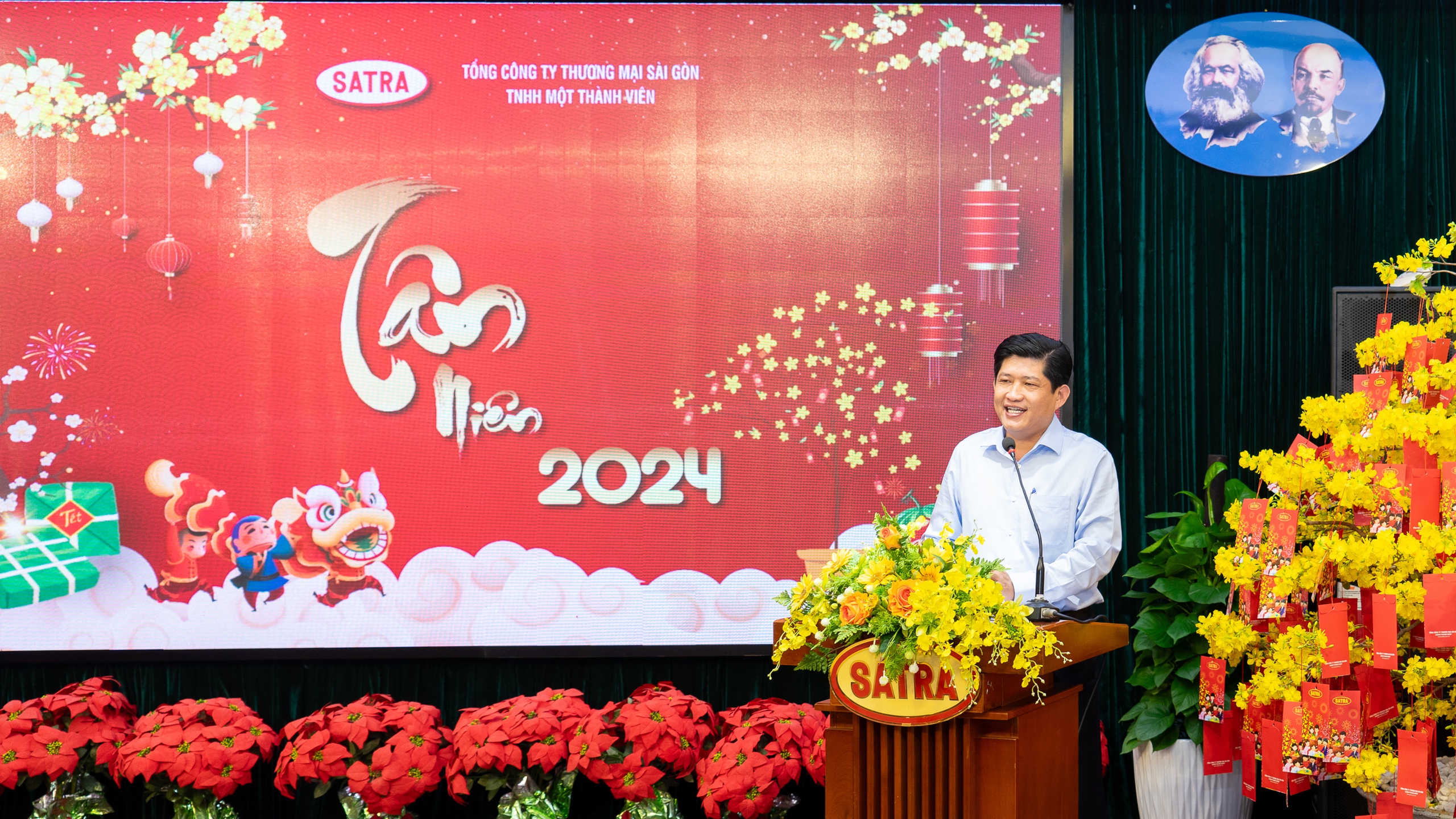 L&atilde;nh đạo TP HCM thăm v&agrave; ch&uacute;c Tết tại Saigon Co.op v&agrave; Satra - Ảnh 4.
