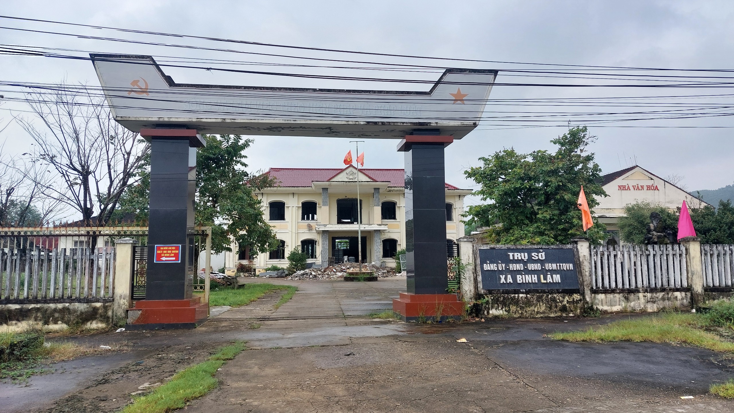 Cảnh c&aacute;o chủ tịch x&atilde; ở Quảng Nam để g&agrave; 