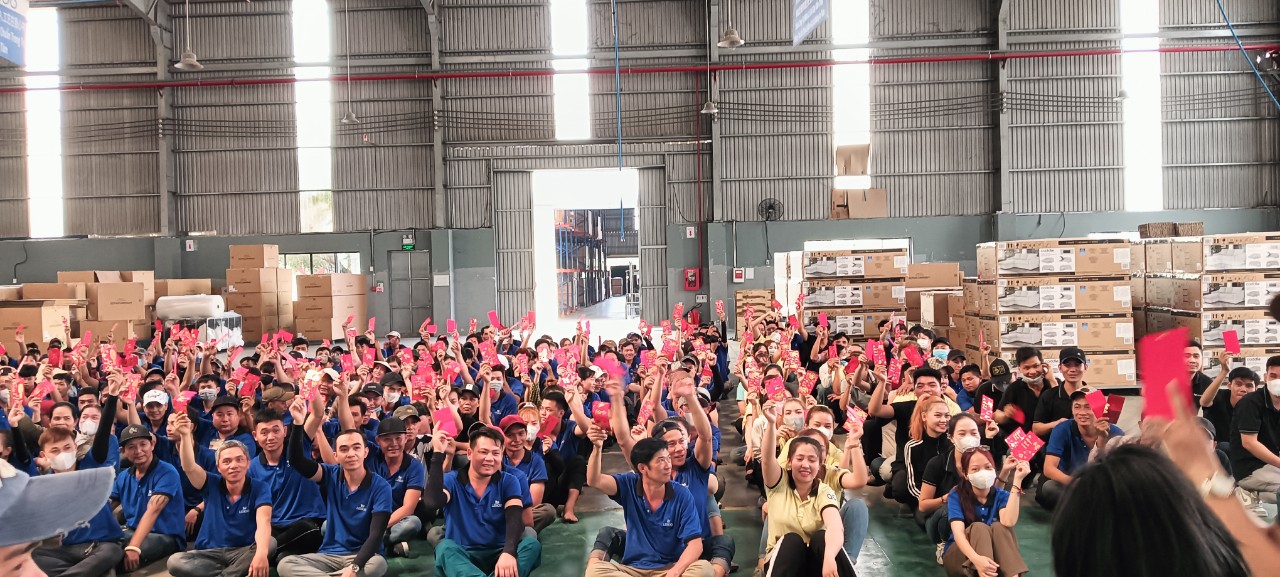C&ocirc;ng nh&acirc;n được l&igrave; x&igrave; ng&agrave;y đầu đi l&agrave;m, doanh nghiệp th&ocirc;ng b&aacute;o tuyển dụng số lượng lớn- Ảnh 2.