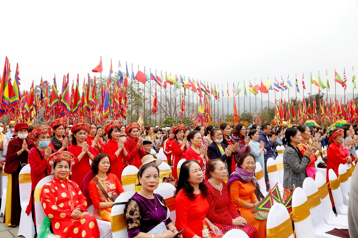 H&agrave;ng ng&agrave;n người đổ về dự khai hội ch&ugrave;a B&aacute;i Đ&iacute;nh- Ảnh 10.
