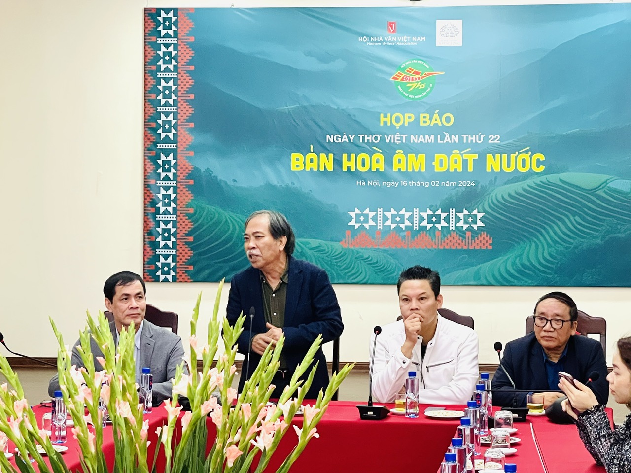Ng&agrave;y thơ Việt Nam 22 - "Bản h&ograve;a &acirc;m đất nước" t&ocirc;n vinh tinh thần đại đo&agrave;n kết d&acirc;n tộc- Ảnh 1.