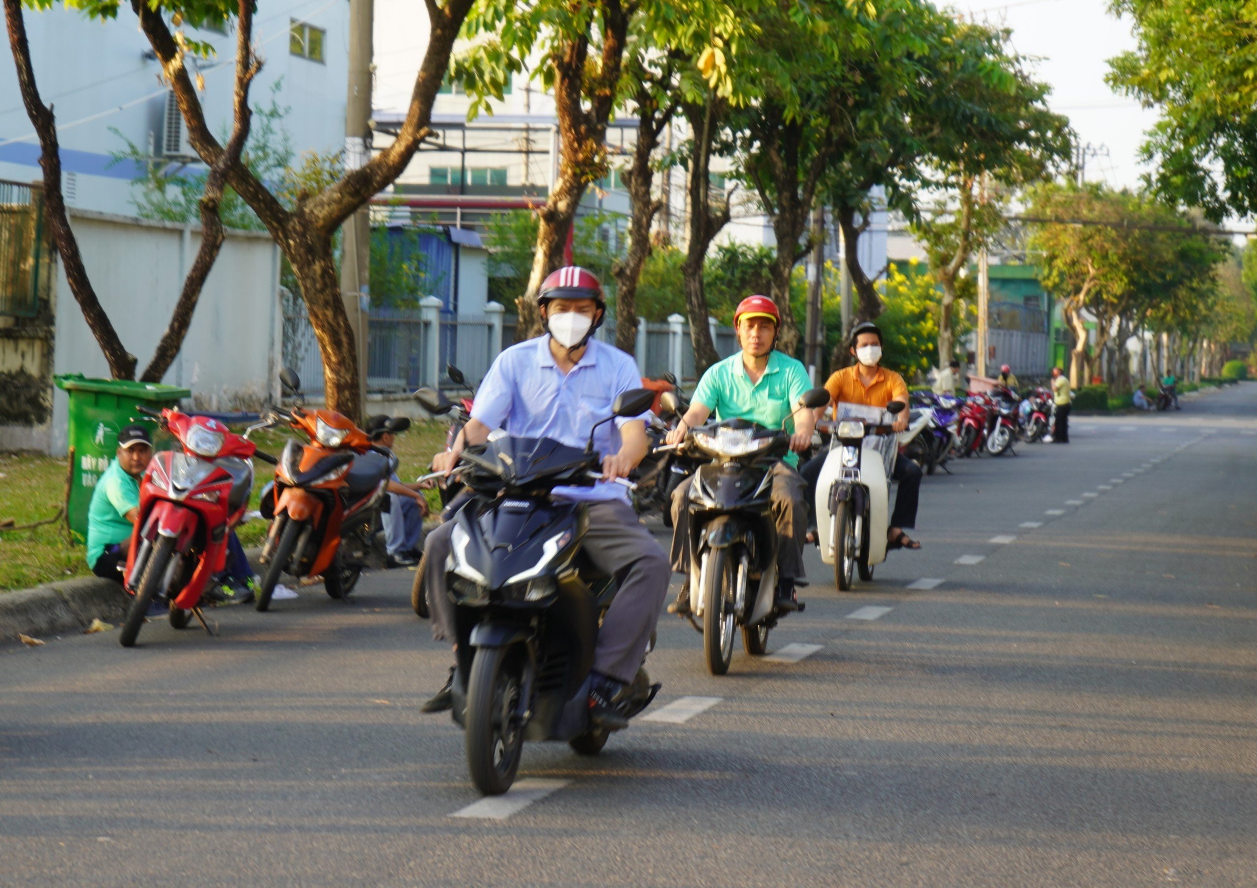 Khoảng 70% doanh nghiệp l&agrave;m việc trở lại trong m&ugrave;ng 7 Tết- Ảnh 1.