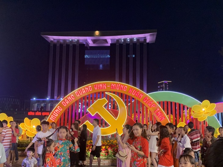Doanh thu du lịch tại "thủ phủ công nghiệp" Bình Dương
tăng 38%- Ảnh 1.