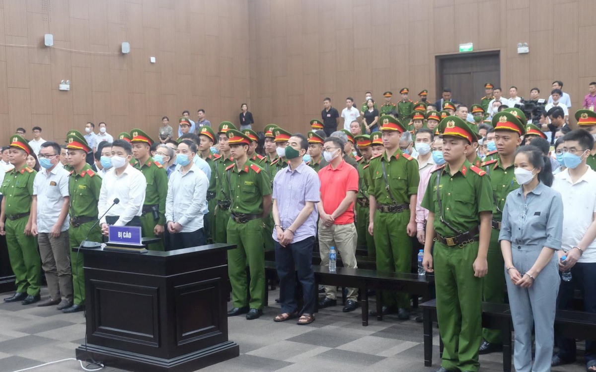 Nhìn lại 2 đại án phòng chống dịch COVID-19