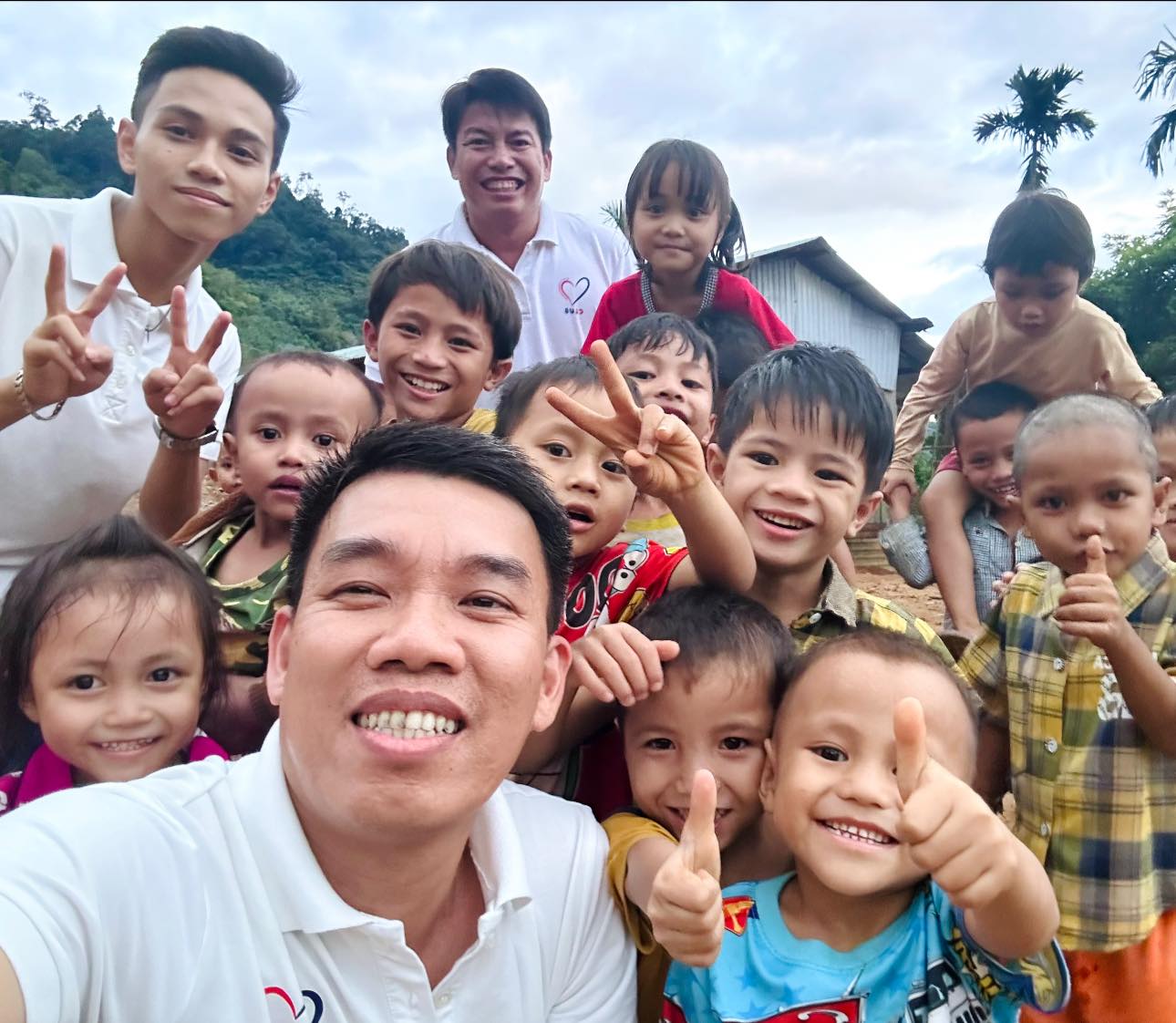Nguyễn B&igrave;nh Nam &ndash; người đem nụ cười l&ecirc;n n&uacute;i!- Ảnh 21.