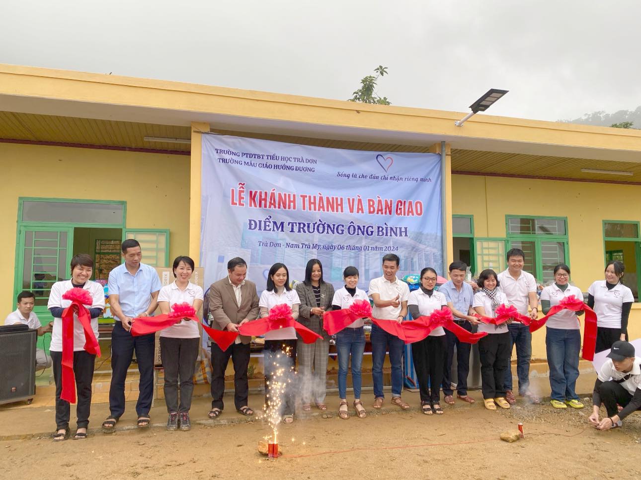 Nguyễn B&igrave;nh Nam &ndash; người đem nụ cười l&ecirc;n n&uacute;i!- Ảnh 1.